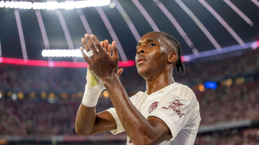 Mathys Tel musste Harry Kane weichen.