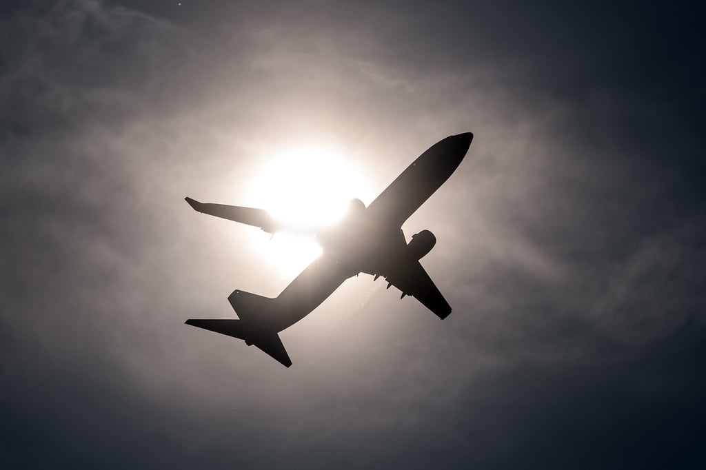 Die beim Fliegen freigesetzten klimaschädlichen Schadstoffe wollen bisher nur wenige Passagiere ausgleichen.