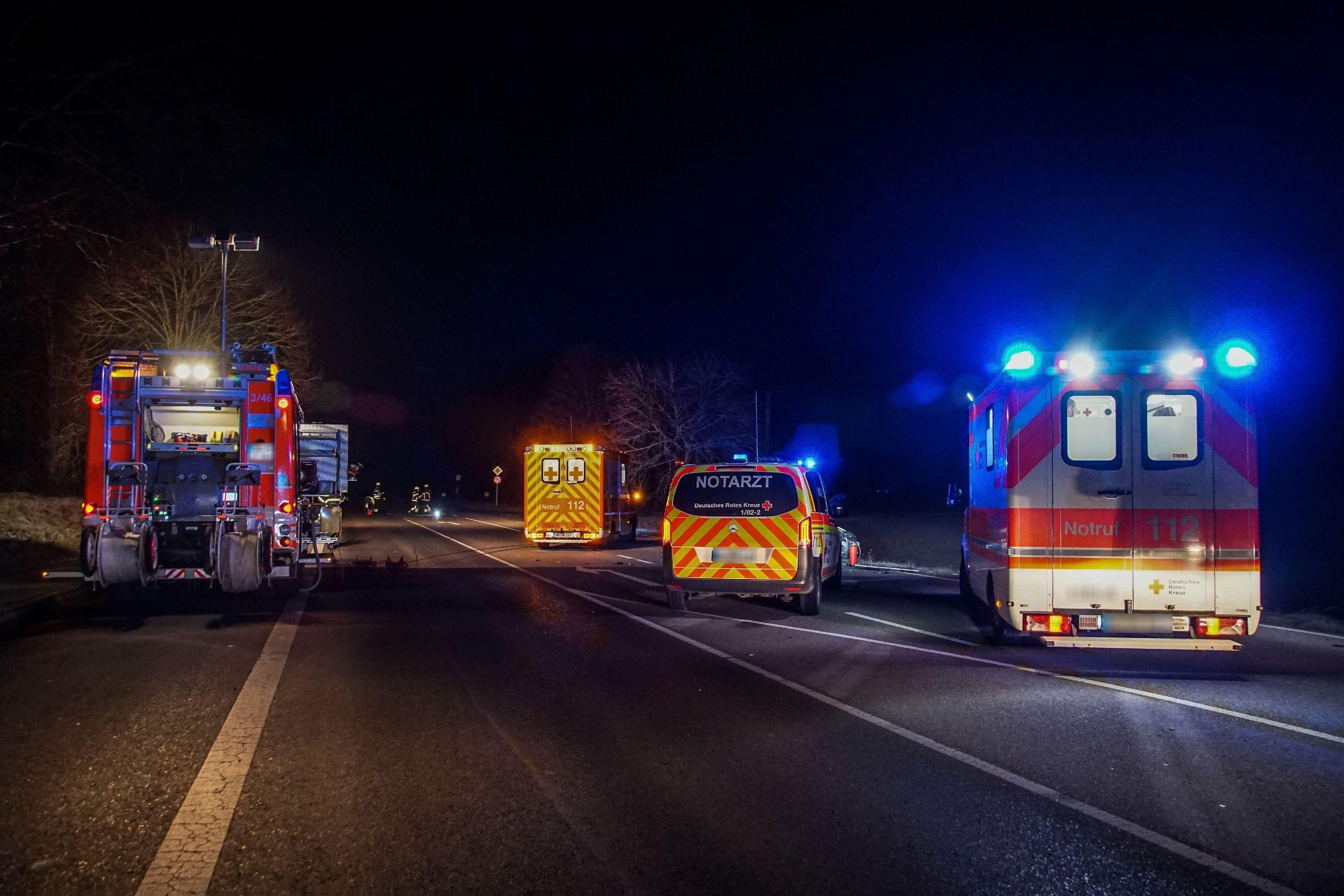 Unfall A9: 77.000 Euro Schaden - Sieben Schwerverletzte Nach Unfall Mit ...