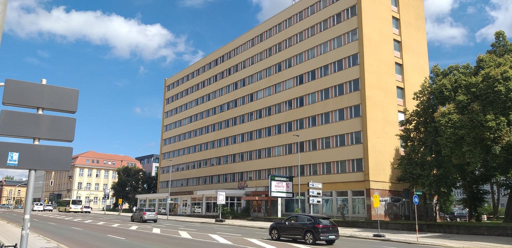 Das SKL-Gebäude in der Magdeburger Innenstadt. Wird es saniert oder abgerissen?