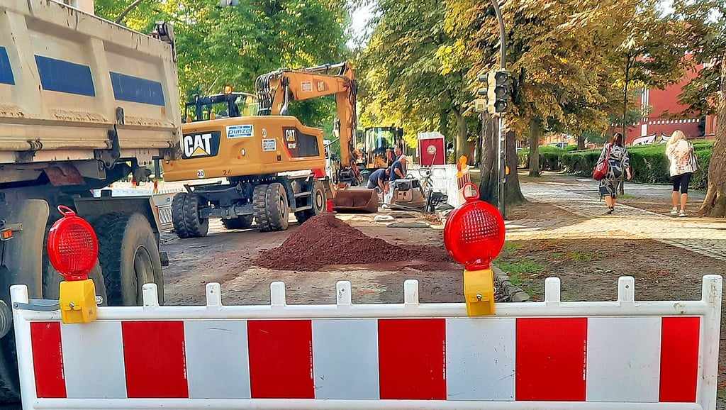 Die Bauarbeiten in der Straße Westwall in Stendal sollen am Mittwoch beendet werden.