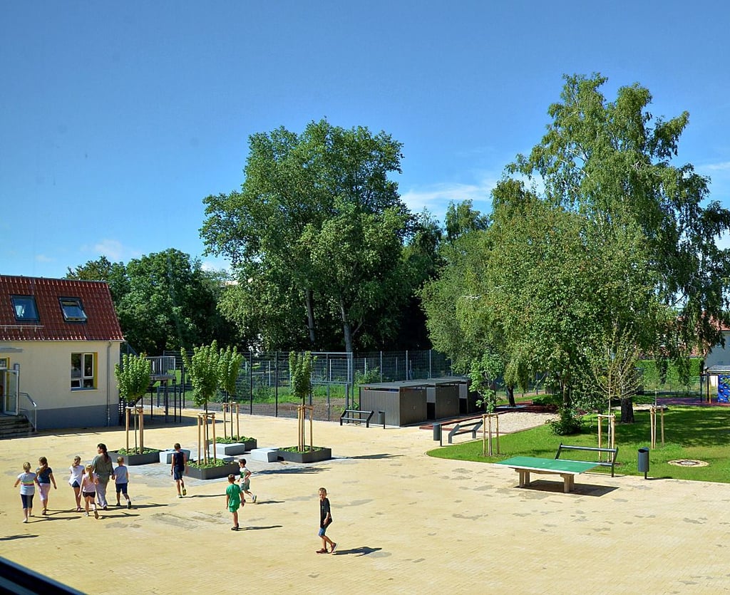 Auch der Schulhof der Oschersleber Diesterweg-Grundschule wurde in den vergangenen Jahren neu gestaltet.