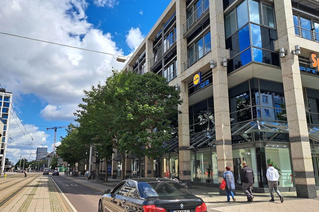 Im Allee-Center in Magdeburg schließt ein Laden.