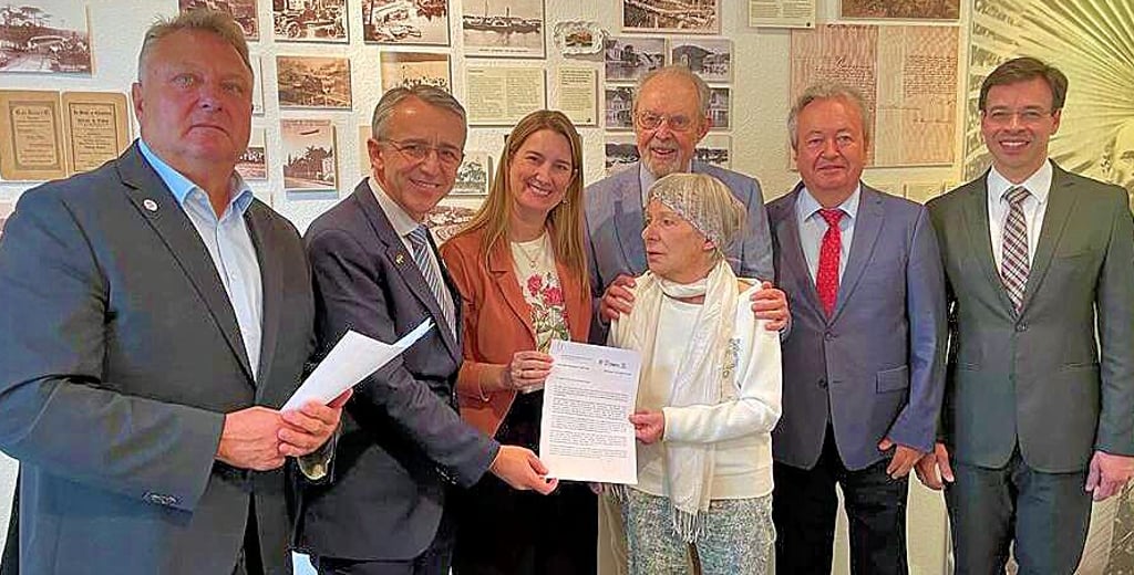Oberharz-Bürgermeister Ronald Fiebelkorn (CDU, links) empfing eine Delegation aus Blumenau mit Bürgermeister Mário Hildebrandt und Ehefrau Sueli (2. und 3. von links), Blumenaus Urenkelin Jutta Blumenau-Niesel und Mann Hans-Joachim Niesel, Rechtsanwalt Hans-Dieter Beuthan und Sylvio Zimmermann, Sekretär für Kultur und institutionelle Beziehungen in Blumenau.