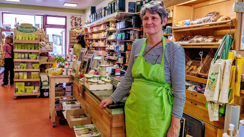 Antje Praetorius in ihrem Laden „terra verde“ in der Wittenberger Collegienstraße: Seit 20 Jahren gibt es das Geschäft. Ein Grund zum Feiern.