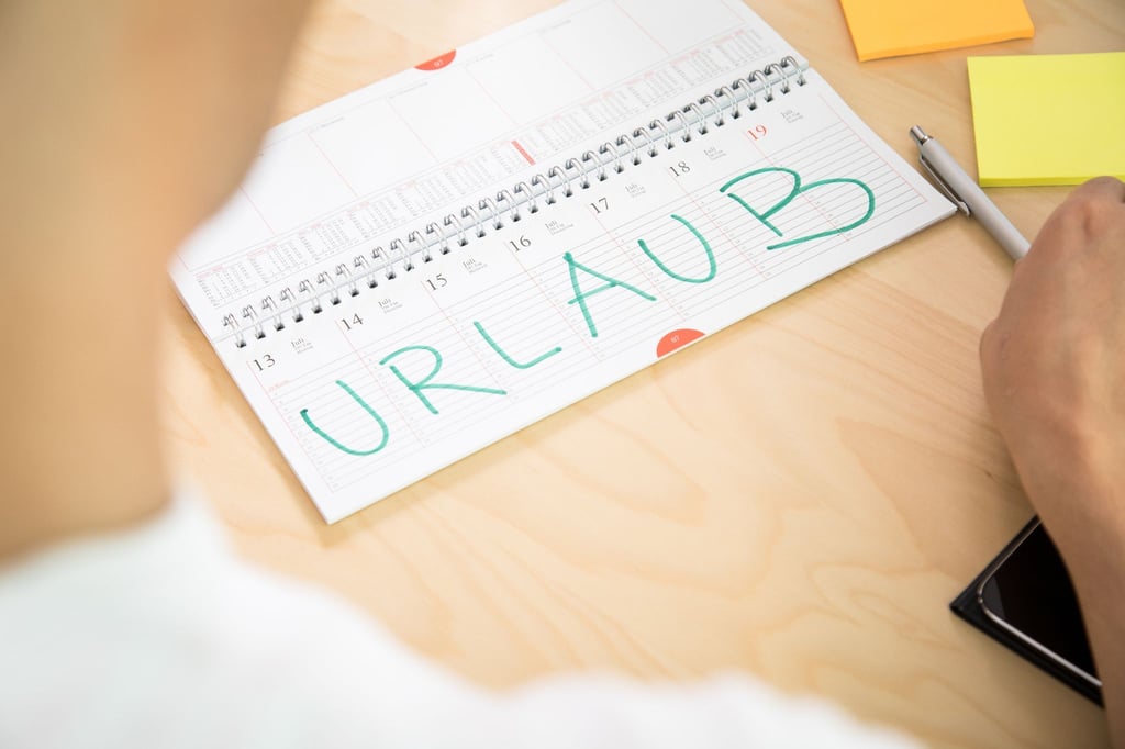 Wer krank ist, kann keinen Urlaub nehmen. Fällt ein Mitarbeiter dauerhaft aus, verfällt sein Urlaubsanspruch unter Umständen ganz.