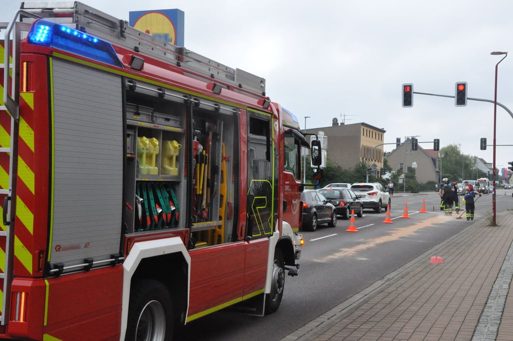 stau-feuerwehreinsatz-an-der-magdeburger-chaussee-in-burg