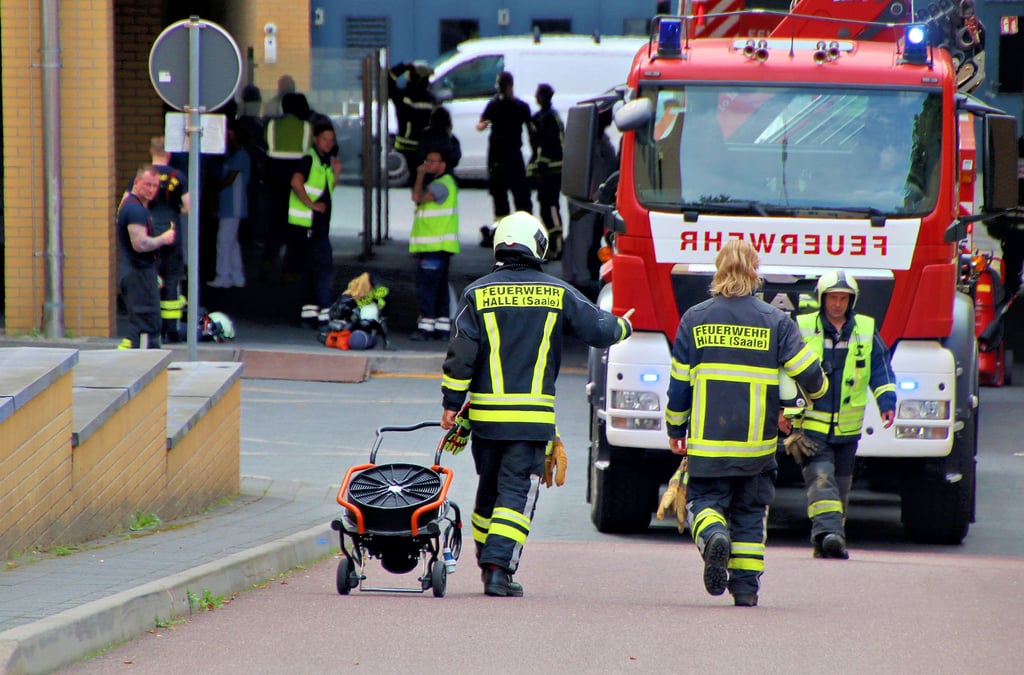 Notfall im Krankenhaus in Halle: Die Feuerwehr war am Mittwoch am Klinikum Bergmannstrost im Einsatz.