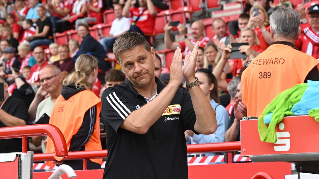 Applaus für die Konkurrenz: Oliver Ruhnert.