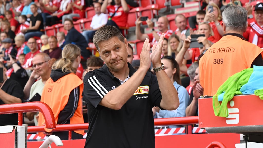 Applaus für die Konkurrenz: Oliver Ruhnert.