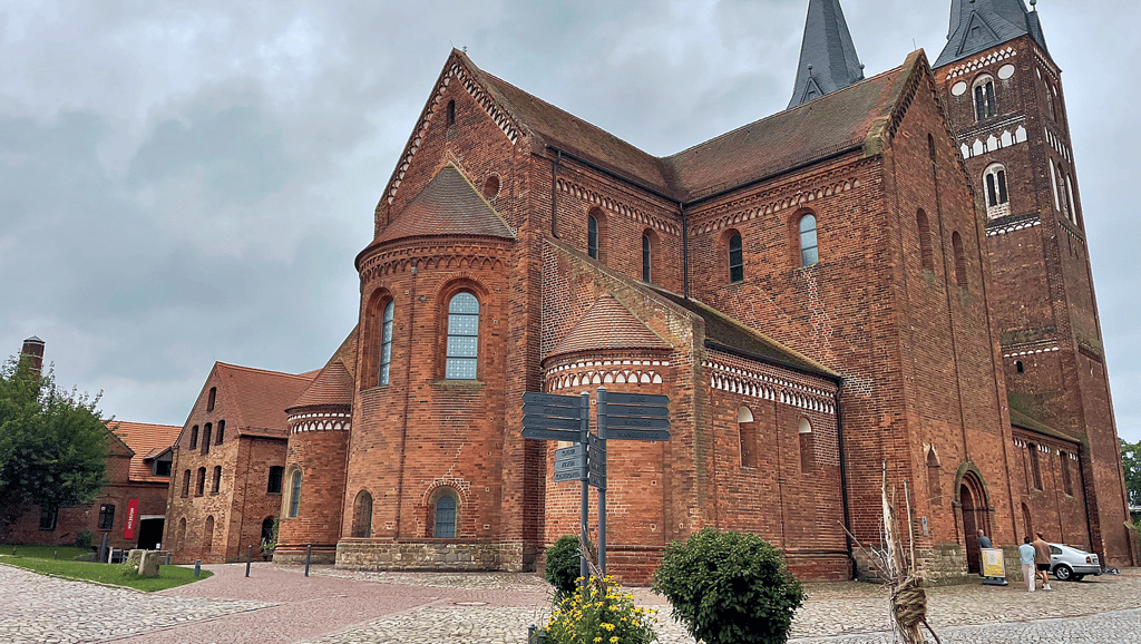 Im Kloster Jerichow sind am Wochenende die Mittelalter-Darsteller „Brandenburgunder“ zu Gast.