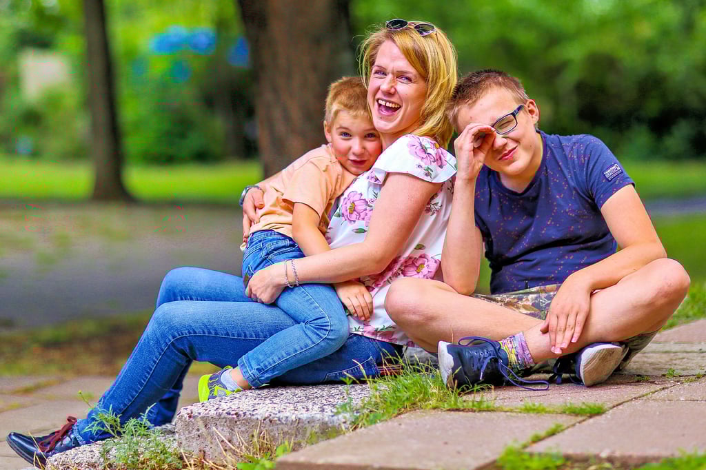 Nicole Reimer mit ihren Kindern Brandon-Thomas und Jason-Oliver.