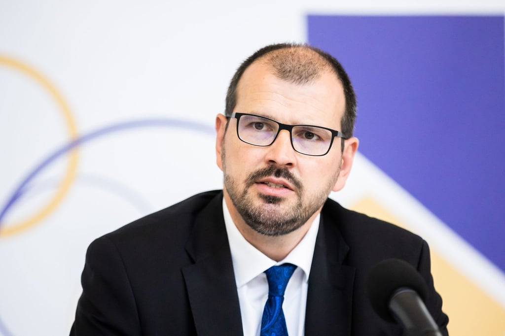 Steffen Freiberg (SPD) spricht bei einer Presskonferenz zum Abschluss.