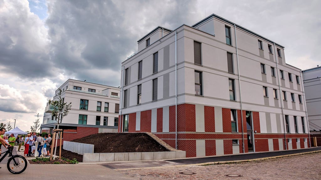 Blick auf das neue Wohngebiet „Am Stadthafen“ an der Elbe in Kleinwittenberg
