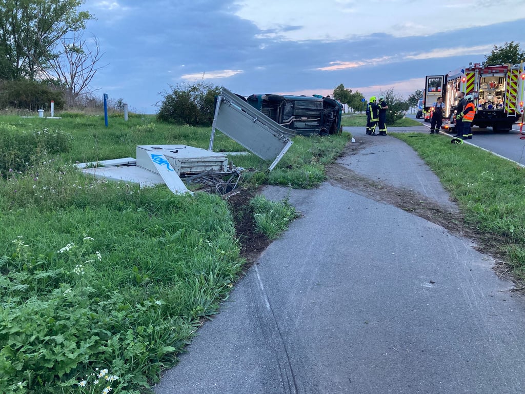 Polizei Unfall Bei Querfurt Verursacher Auf Der Flucht 4695