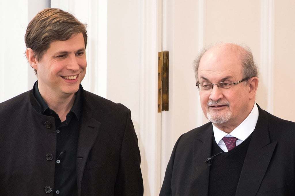 Daniel Kehlmann (l) und Salman Rushdie im Jahr 2017 in Berlin.