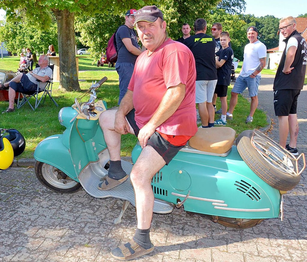 André Prang aus Bornsen brachte einen Berliner Roller, Baujahr 1960, mit.