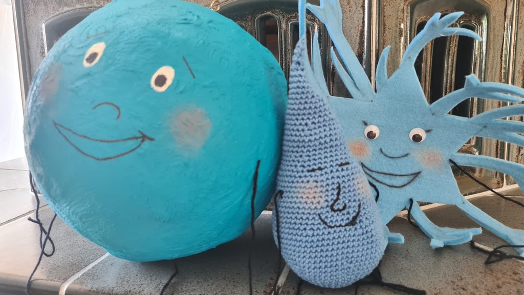 Für eine Lesung im Kindergarten hat Stefanie Jörend die Figuren aus dem Kinderbuch ihrer Schwester sehr kreativ zum Anfassen gestaltet.