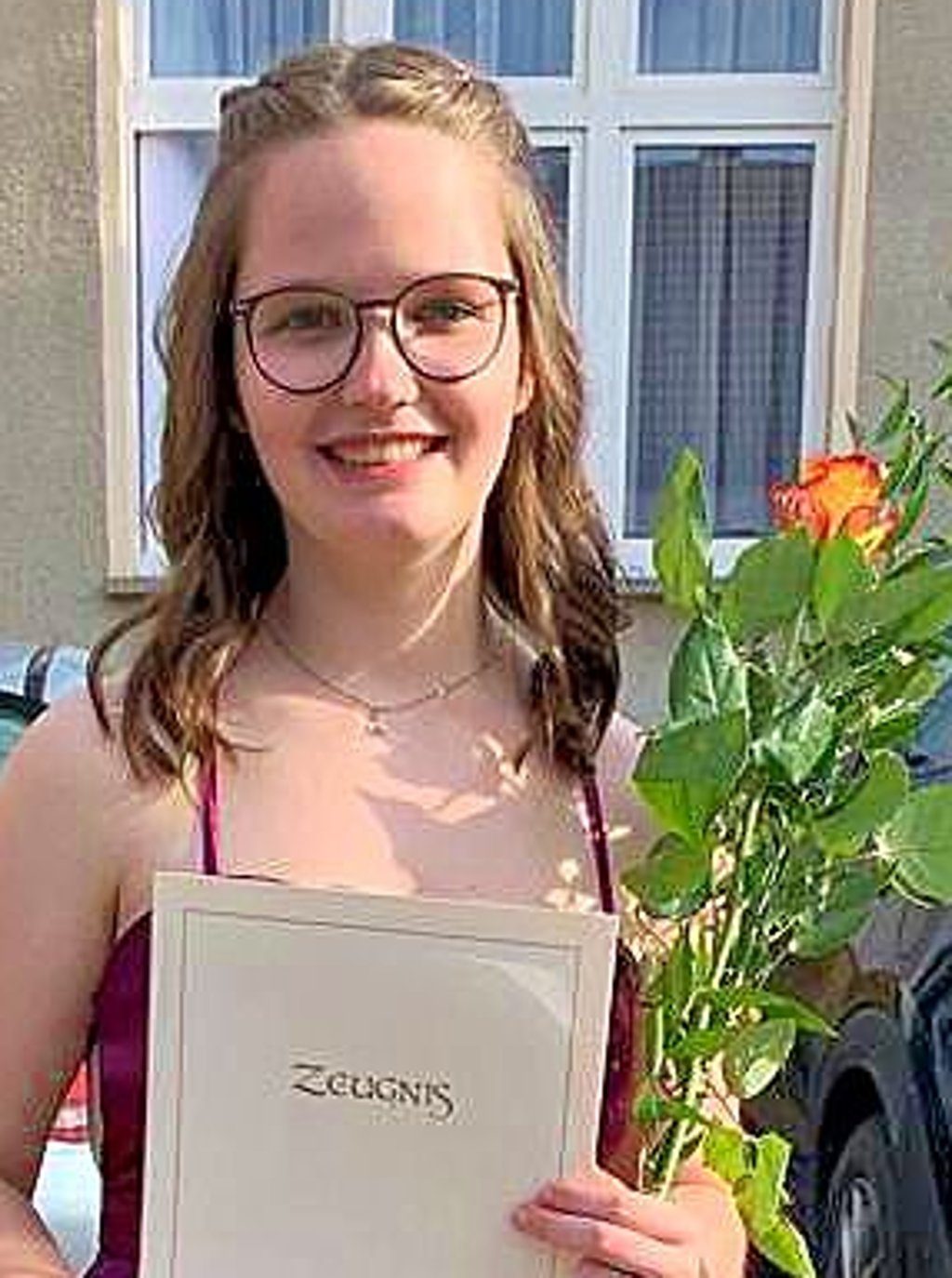 Nimea Brestrich aus Wegenstedt trifft mit dem Luftgewehr ihr Ziel.