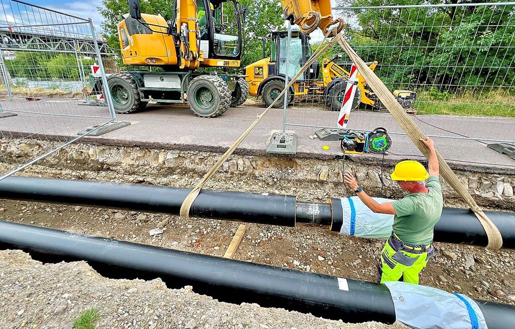 Am Werder lassen die Stadtwerke Bernburg derzeit eine Fernwärmeleitung umverlegen. Das Netz soll in den kommenden Jahren deutlich ausgeweitet werden.