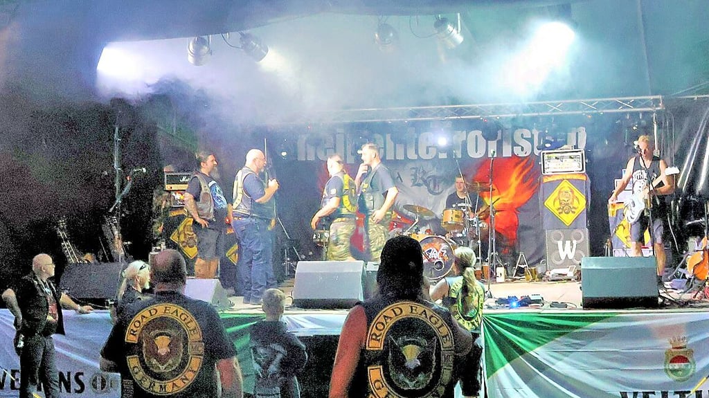Wenn in Schönfeld bei Havelberg im Kreis Stendal Bikerparty ist, wird die Musik etwas lauter. Dorfbewohner feiern gern mit.