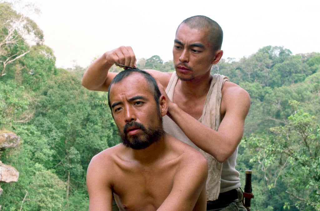 Kozuka (Yuya Matsuura, li.) und Leutnant Onoda (Yuya Endo) in „Onoda : 10.000 Nächte im Dschungel“.