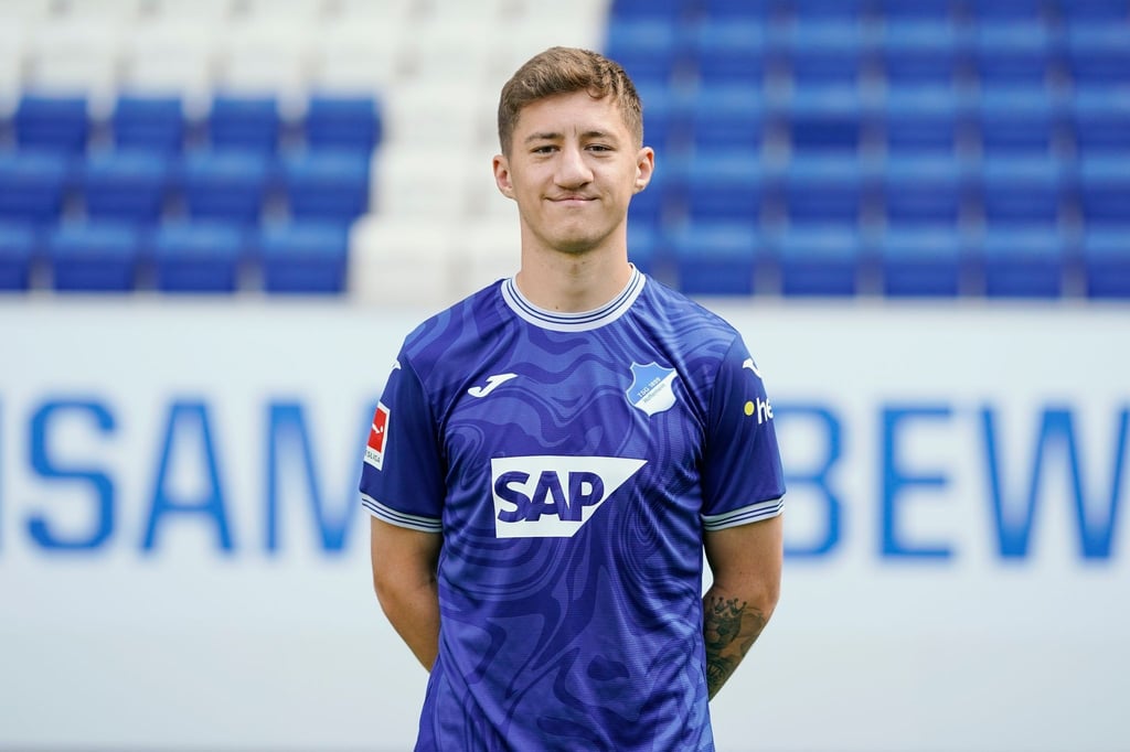 Der VfB Stuttgart soll an Hoffenheims Angelo Stiller interessiert sein.