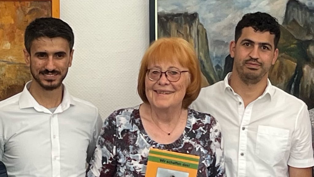 Claudia Borschinsky während einer Lesung in der Stadtbibliothek Genthin.