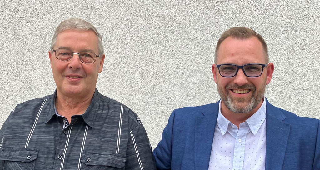 Uwe Fabian (links) und Matthias Friebus stellen sich zur Wahl ums das Amt des Bürgermeisters der Gemeinde Selke-Aue auf.