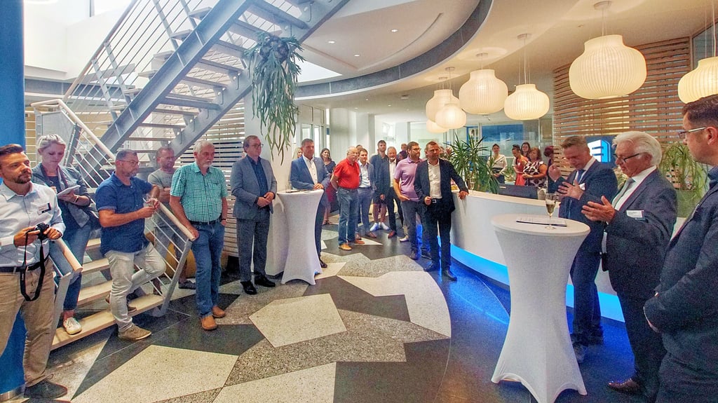 Ein architektonisches Highlight im neuen Verwaltungssitz der Wohnungsgenossenschaft ist die wieder eingebaute Treppe.