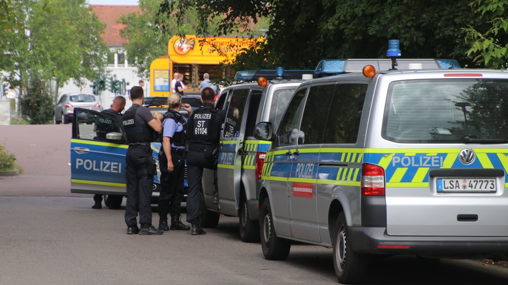 Verdacht auf Kindesentführung in Halle Polizei gibt Entwarnung nach