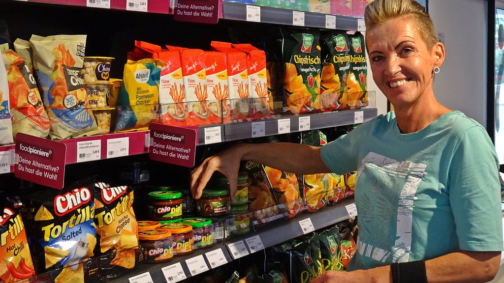 Janine Kraft leitet den Tante-Enso-Laden in Wörlitz.