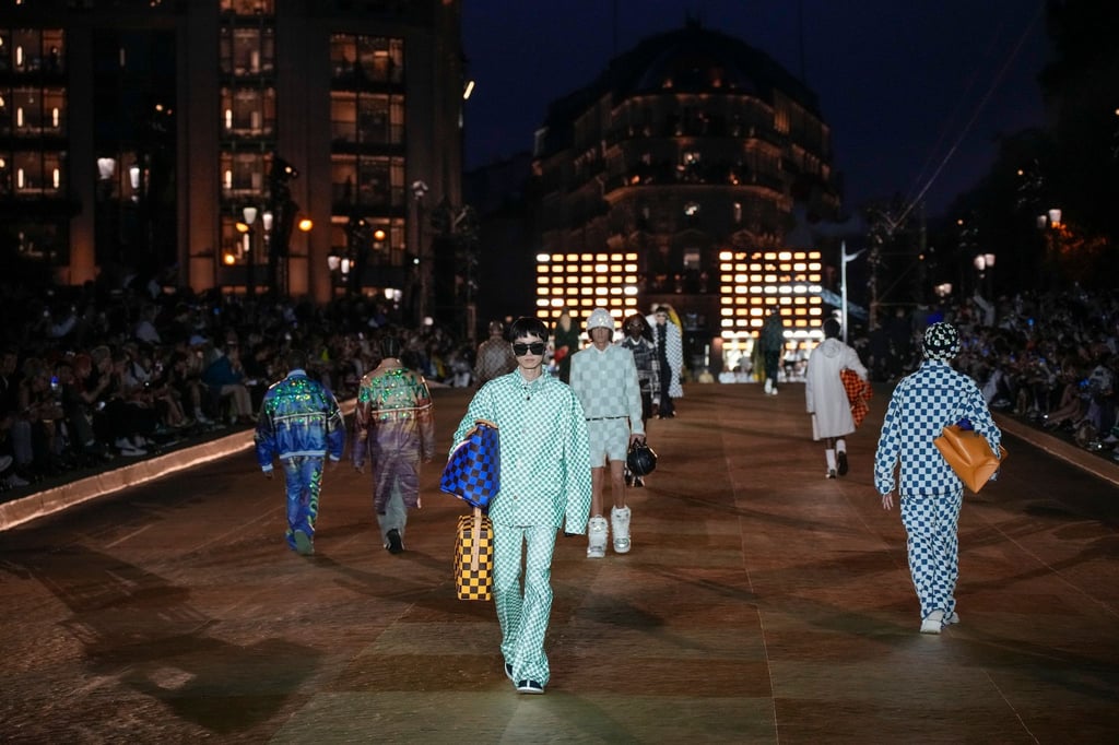 Zentrales Thema der Louis-Vuitton-Kollektion war das traditionelle Damier-Muster, das Williams neu interpretiert hat.