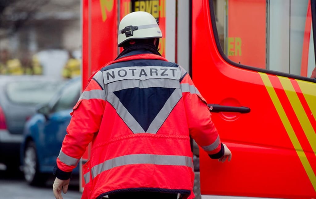 Ein Kind und eine erwachsene Frau sind bei einem Unfall mit Fahrerflucht in Uthmöden in der Börde schwer verletzt worden. Symbolbild: