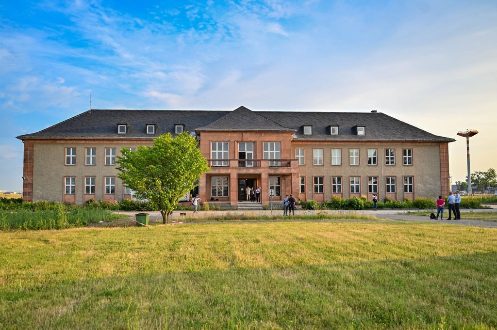 Das ehemalige Generalshotel am früheren Flughafen Schönefeld, dem heutigen Flughafen Berlin Brandenburg (BER).