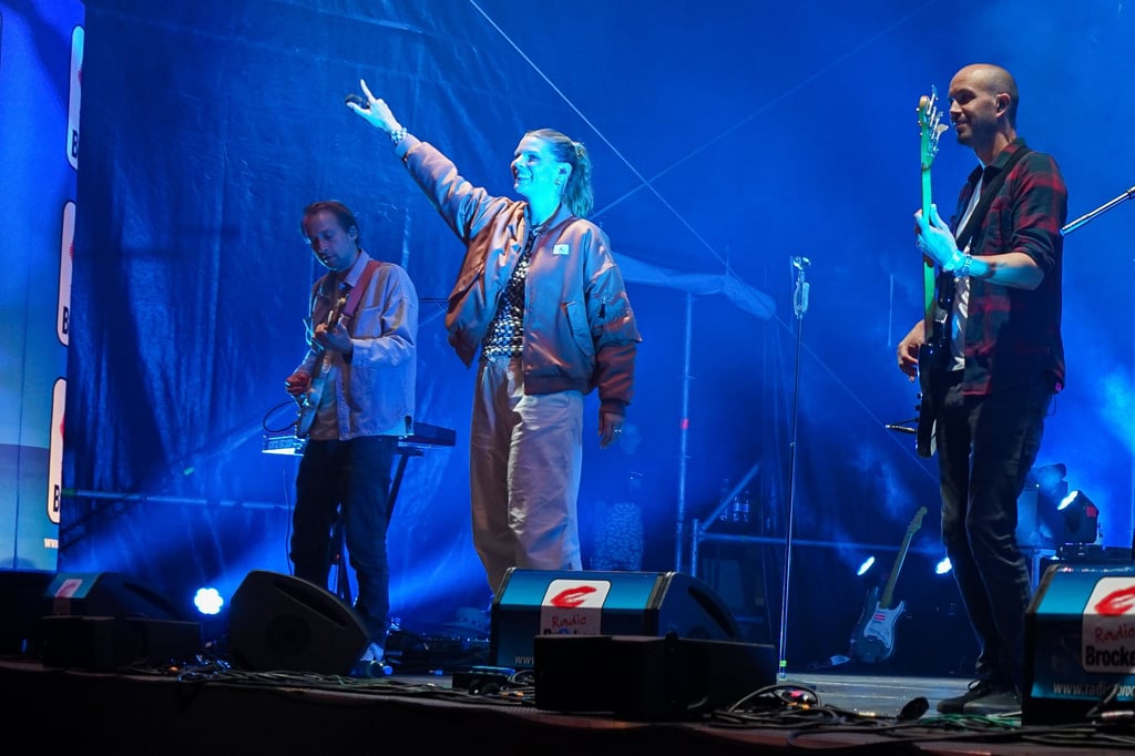 Juli hat insgesamt fünf Studioalben veröffentlicht. 