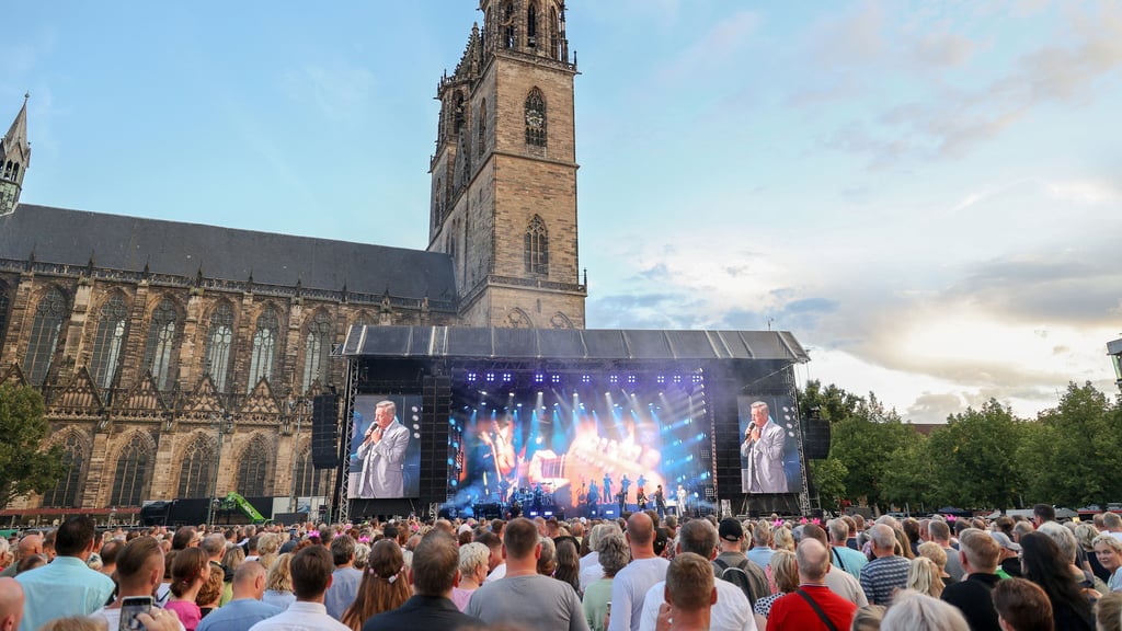 Das Roland-Kaiser-Konzert auf dem Magdeburger Domplatz am 12. August.