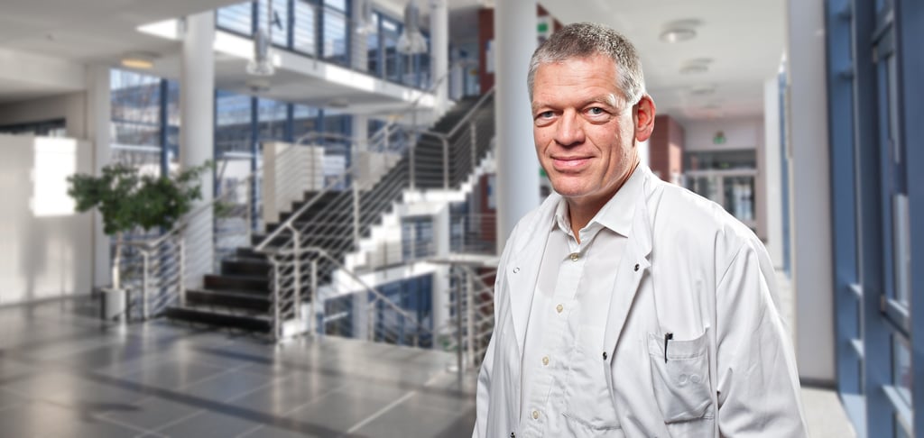Dr. Hermann Voß, Chefarzt der Klinik für Frauenheilkunde und Geburtshilfe am Städtischen Klinikum Dessau, stand in der jüngsten Ausgabe von "Frag den Doc" als Gesprächspartner zur Verfügung.