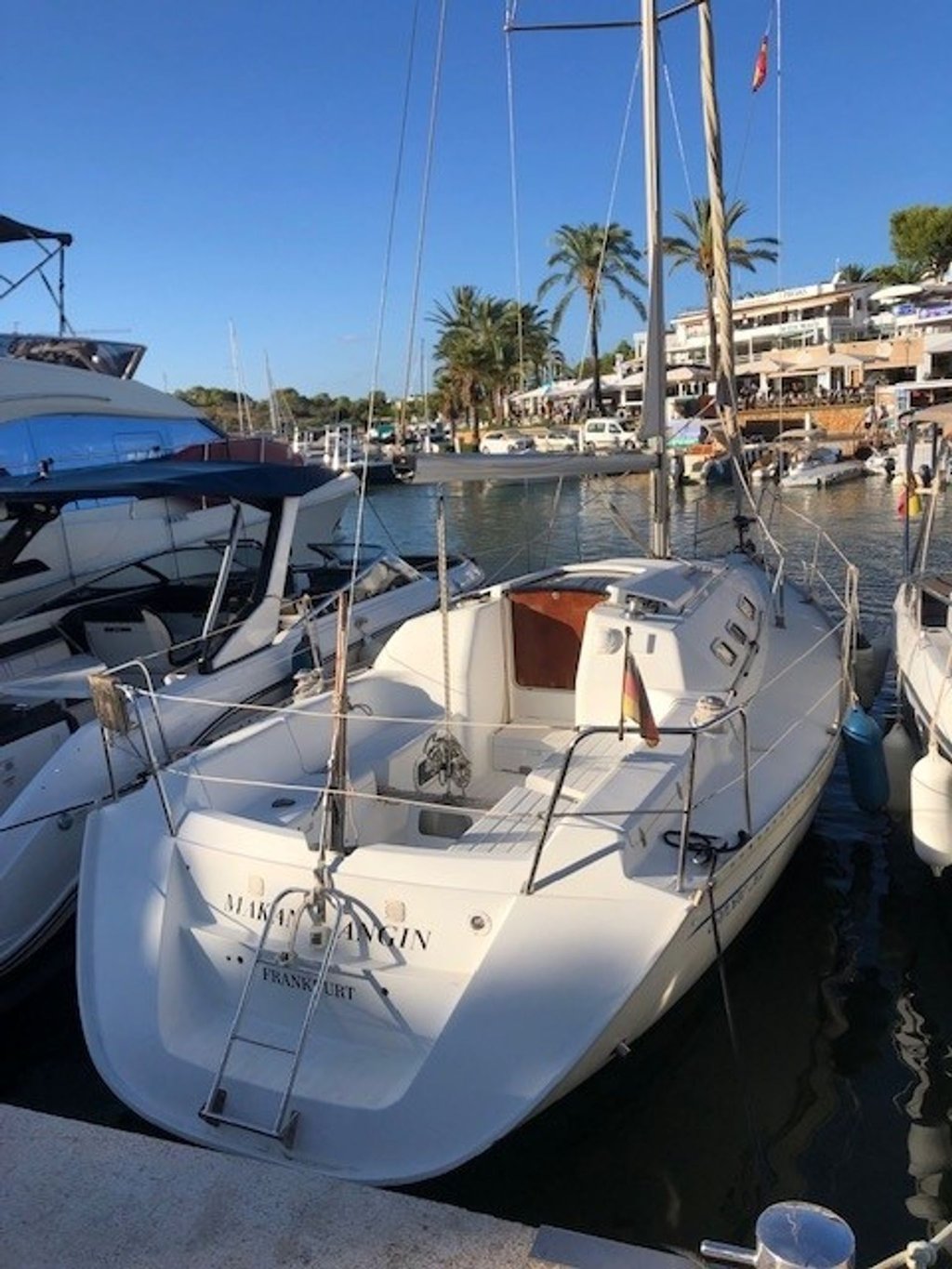 Mit diesem Segelboot sind die beiden Segler aus Deutschland am Sonntag von Cala Galdana auf Menorca aufgebrochen.
