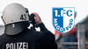 Hamburger Polizisten filmten in das Gästeklo im Millerntorstadion. Fans des 1. FC Magdeburg sind mindestens irritiert.