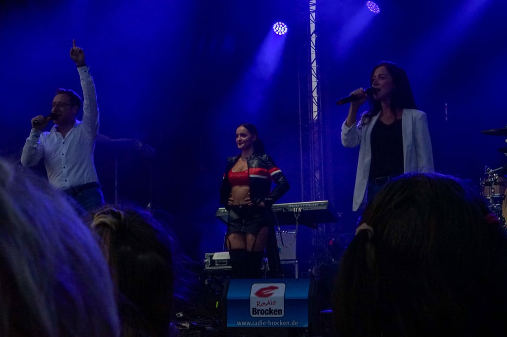 Die Moderatoren von Radio Brocken haben die Zuschauer in den Pausen bei laune gehalten. 