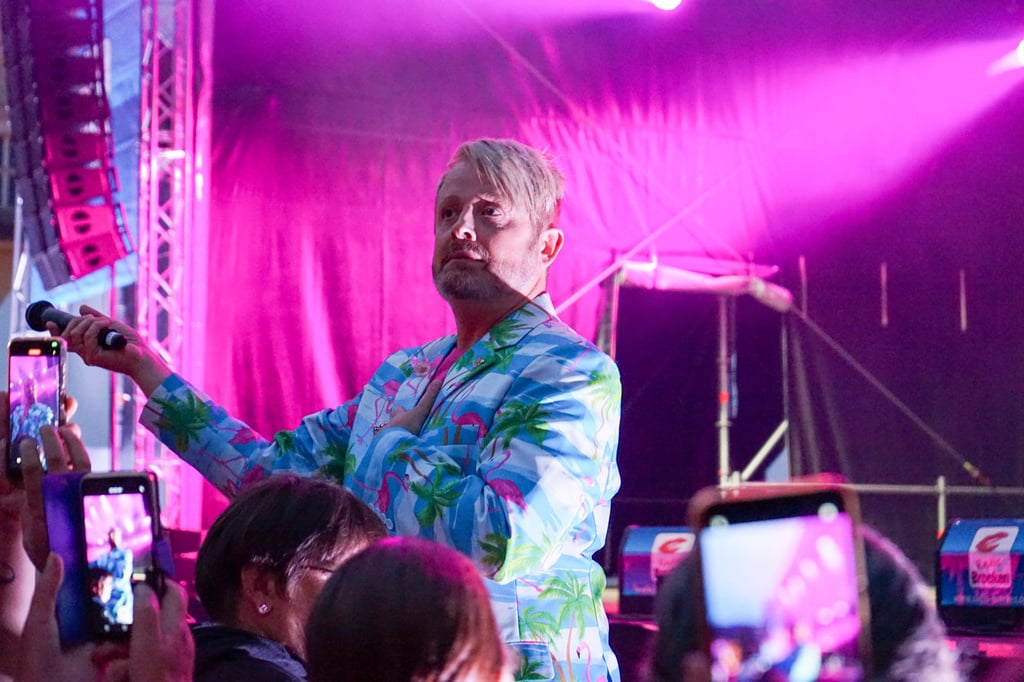 Der Schlagerstar Ross Antony gibt sich in Haldensleben fannah. 