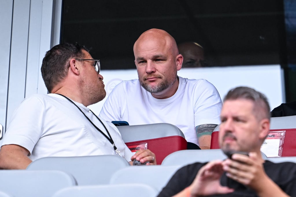 Rouven Schröder mit Max Eberl bei einem RB-Spiel.