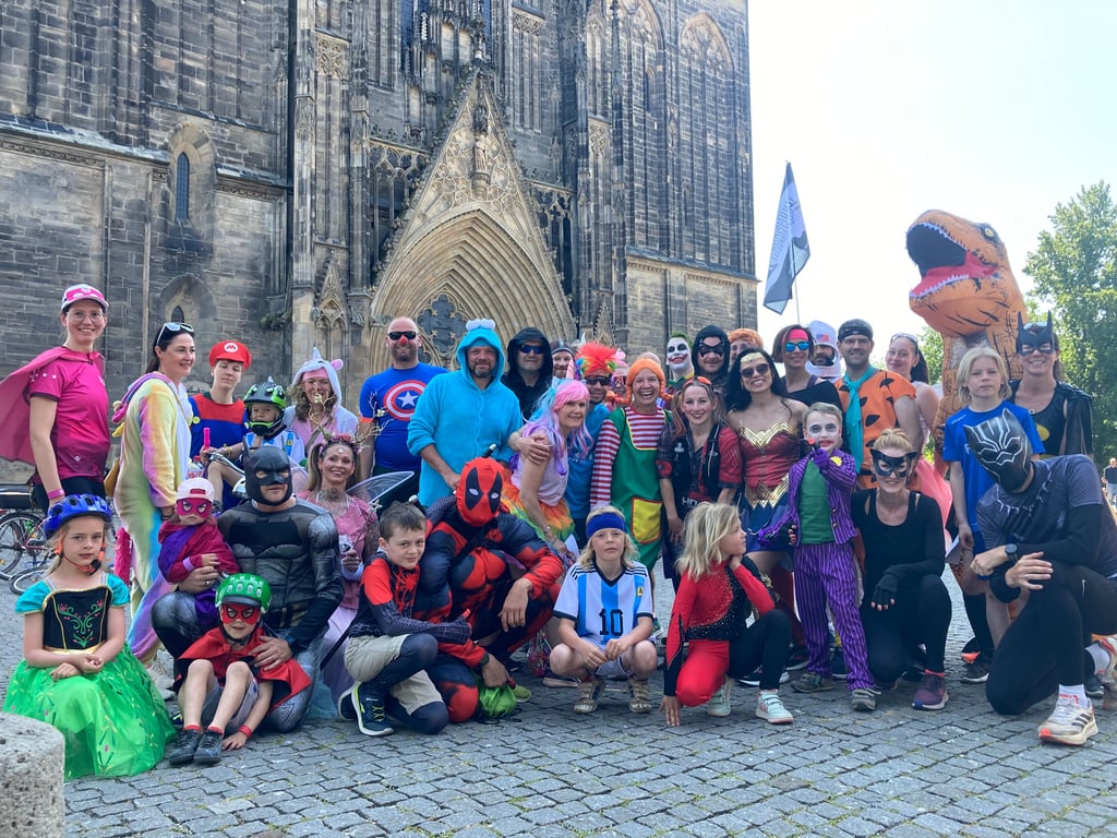 Christian Schlotfeldt verbindet seine Leidenschaft zum Laufen udn für Filme beim Kommando Fischfrikadelle Cosplay Charity Run, einem Spendenlauf in Kostümen. Dabei wird Geld für krebskranke Kinder gesammelt.