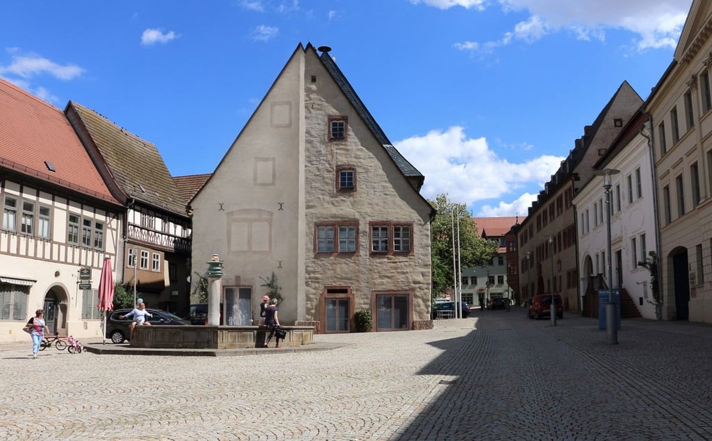 Der geplante Fahrstuhlanbau soll nach jetzigem Stand an die Westfassade montiert werden.