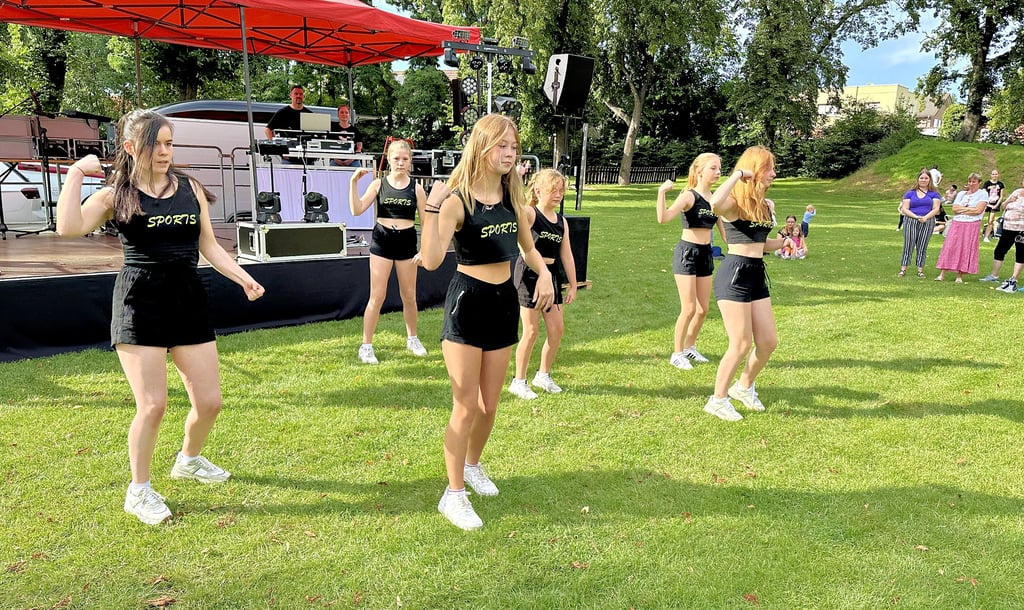 Beim diesjährigenTag der Egelner Mulde auf dem Festplatz in Wolmirsleben traten auch die Tänzerinnen der Dance Factory Egeln auf und demonstrierten ihr Können. Sie sind seit Jahren immer dabei.