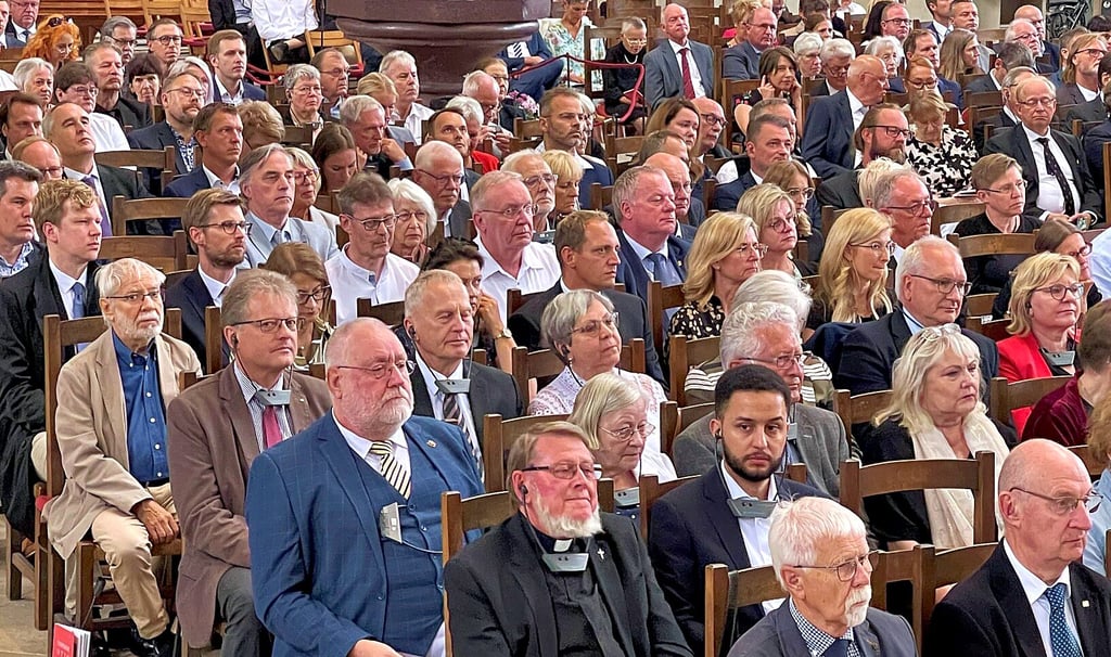 Die Stuhlreihen im Magdeburger Dom waren gestern Nachmittag zur Verleihung des Kaiser-Otto-Preises fast ausnahmslos besetzt.