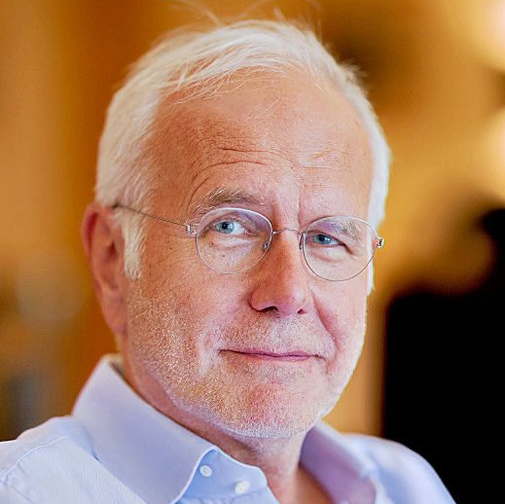Satiriker Harald Schmidt rechtfertigt sich nicht für Fotos beim „Weltwoche“-Sommerfest.