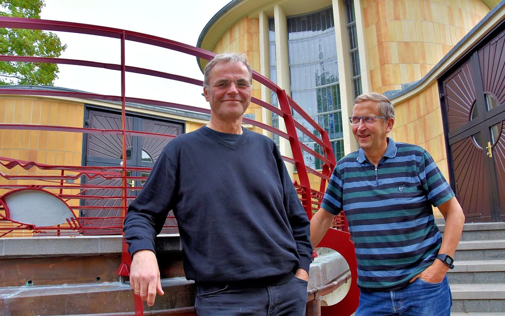Reinhard Steeger (links) löst Reinhard Holmer (rechts) als Direktor des Diakonissen-Mutterhauses in Elbingerode ab. Holmer hat das Haus seit 2011 geleitet und ist nun im Ruhestand.