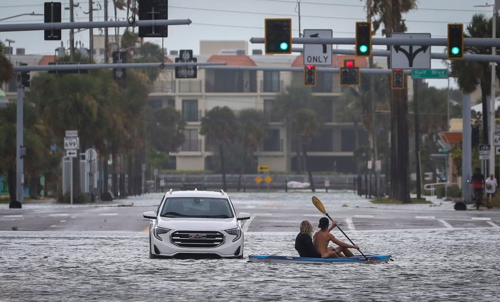 Eine überflutete Straße in St. Pete Beach (Florida).